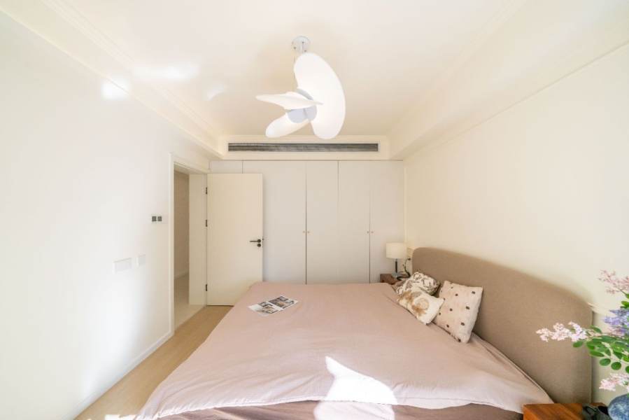 Housing image — Bedroom
