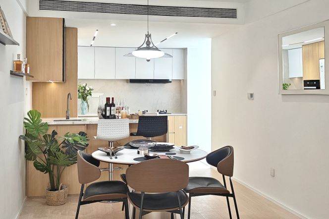 Spacious 2BR Apartment near Jiangsu Rd Metro (L2/L11)