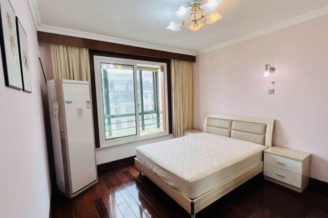 2BR Apartment near Zhongshan Park with River View (L2/L3/L4)
