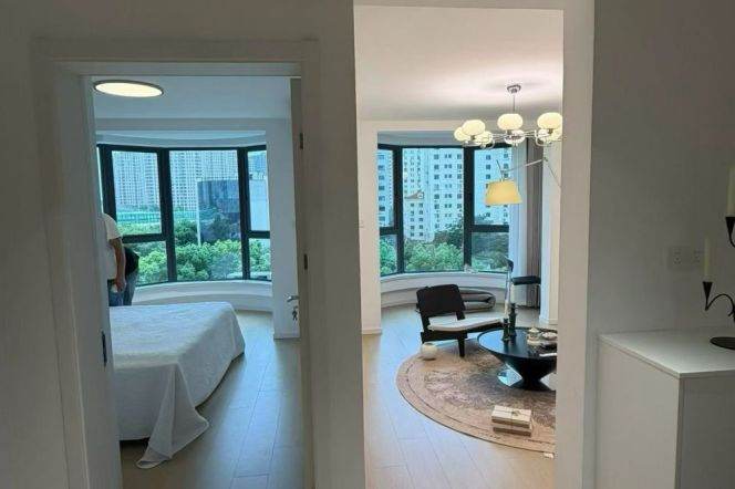 1BR Apartment near Caobao Rd Metro (L1/L12)