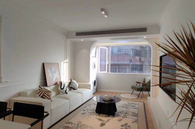High-Floor Spacious 2BR Apartment near Zhongshan Park