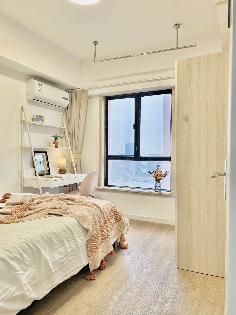 Housing image — Bedroom