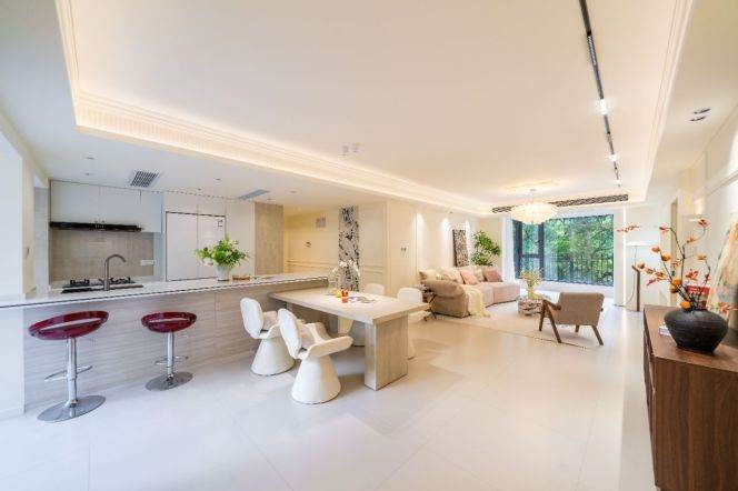 4BR Apartment at Brilliant City with Green View (L3/L4)