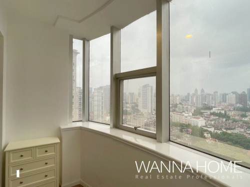 Housing image — Balcony