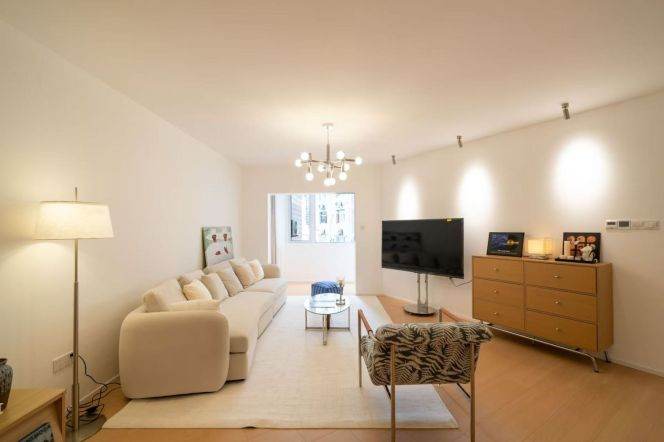 Spacious 2BR Apartment near Zhongshan Park