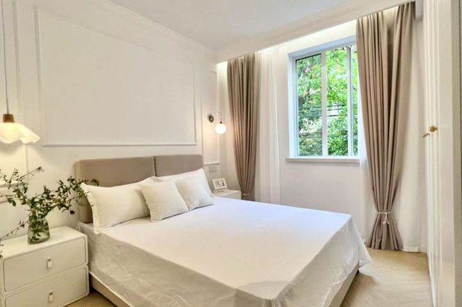 Spacious 1BR Apartment near West Yan'An Rd Metro with Green View (L3/L4)