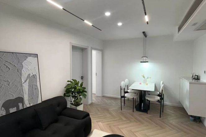 2BR Apartment in Jing'an (L7)