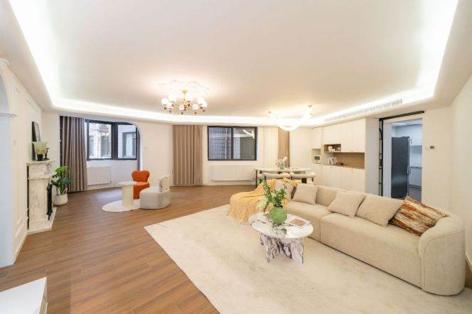 Spacious 3BR Apartment near Hongqiao Rd Metro (L3/L4/L10)