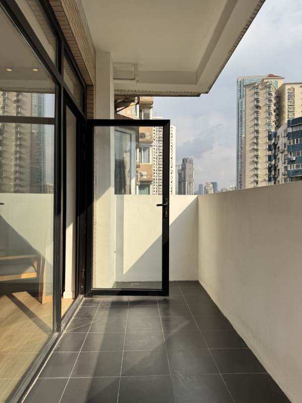 Housing image — Balcony