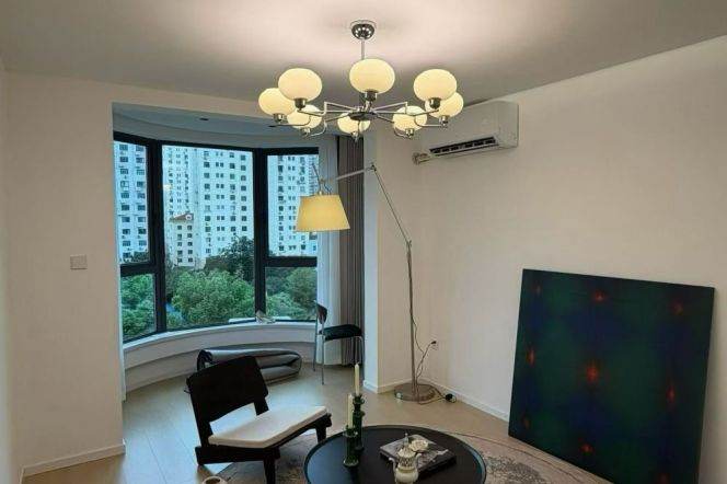 1BR Apartment near Caobao Rd Metro (L1/L12)