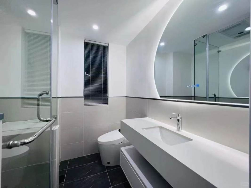 Housing image — Bathroom