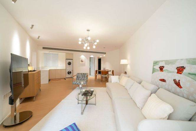 Spacious 2BR Apartment near Zhongshan Park