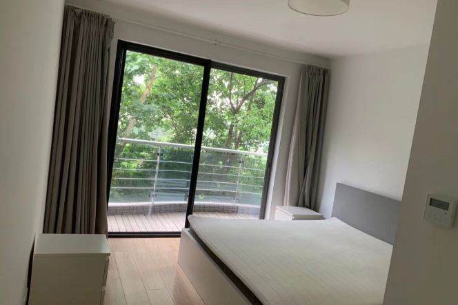 High-Ceiling 3BR Apartment in Old Xuhui with Outstanding View (L1/L7)