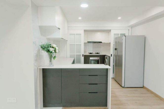 3BR Apartment near Jiangsu Rd Metro