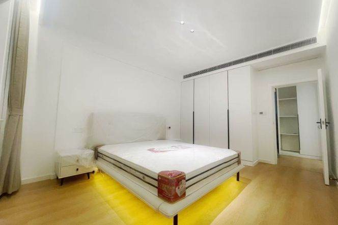 High-Floor Spacious 2BR Apartment near Longde Rd Metro (L11/L13)