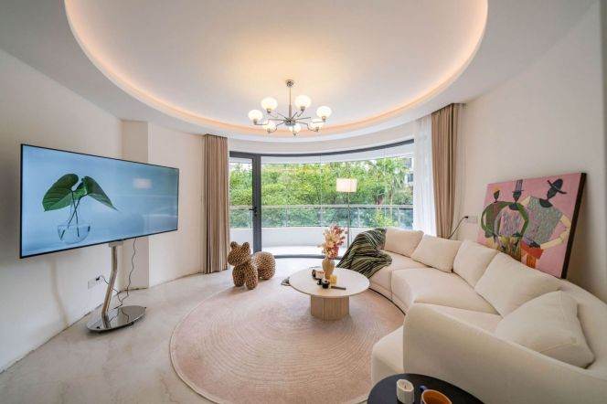 2BR Apartment near South Xizang Rd Metro with Floor-to-Ceiling Windows (L4/L8)