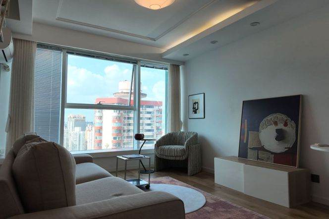 High-Floor Spacious 1BR Apartment in Jing'an (L2/L7/L14)