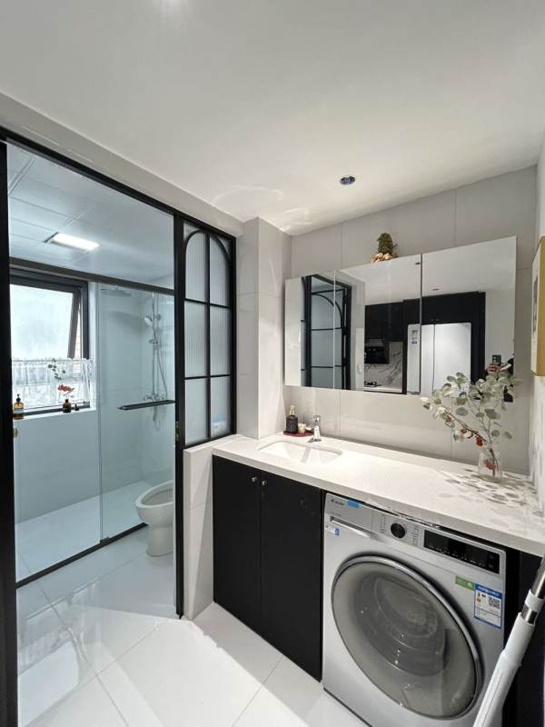 Housing image — Bathroom