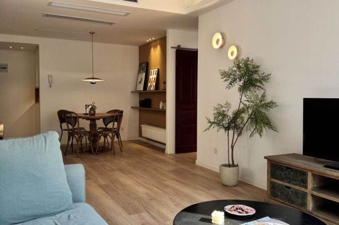 Spacious 2BR Apartment in Jing'an