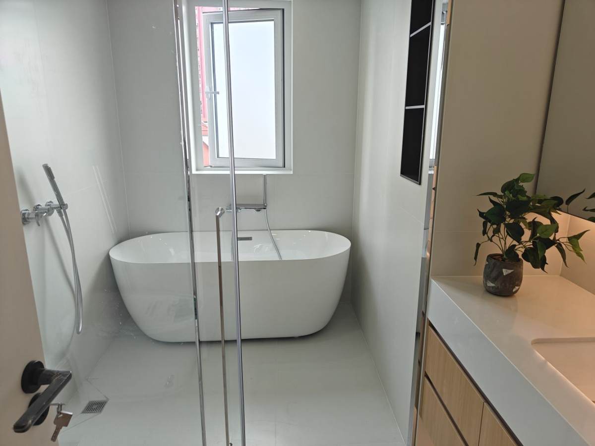 Housing image — Bathroom