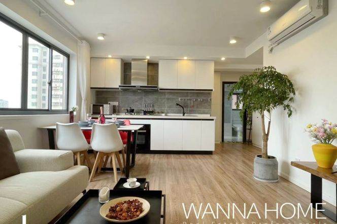 High-Floor 1BR Apartment in Jing'an with Outstanding View (L2/L11)