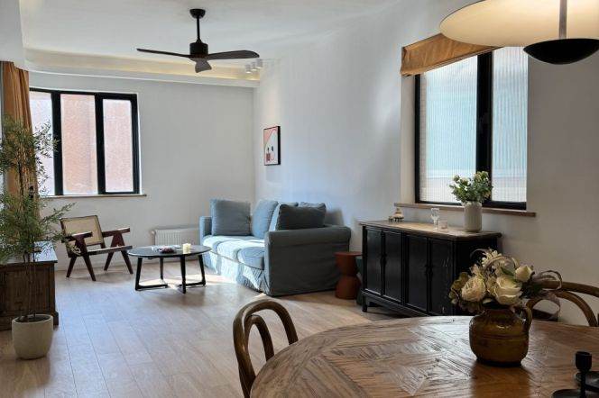 Spacious 2BR Apartment in Jing'an