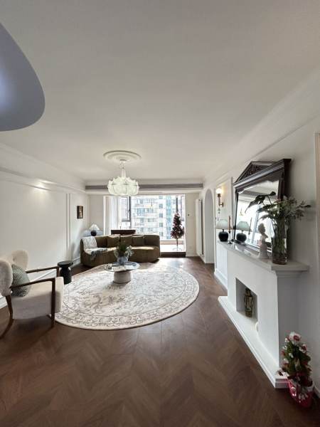 Housing image — Living Room