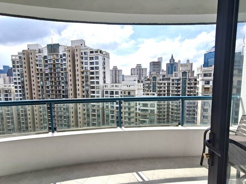 Housing image — Balcony