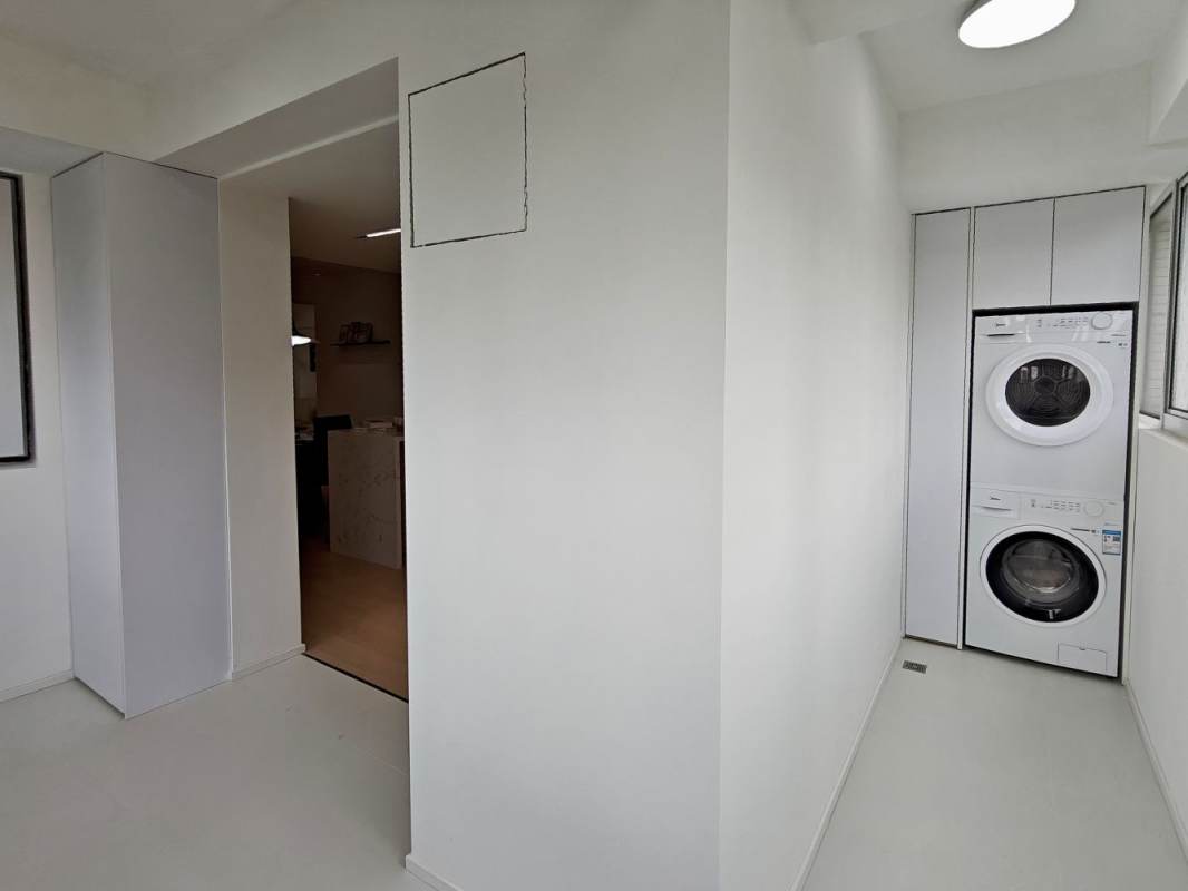 Housing image — Balcony