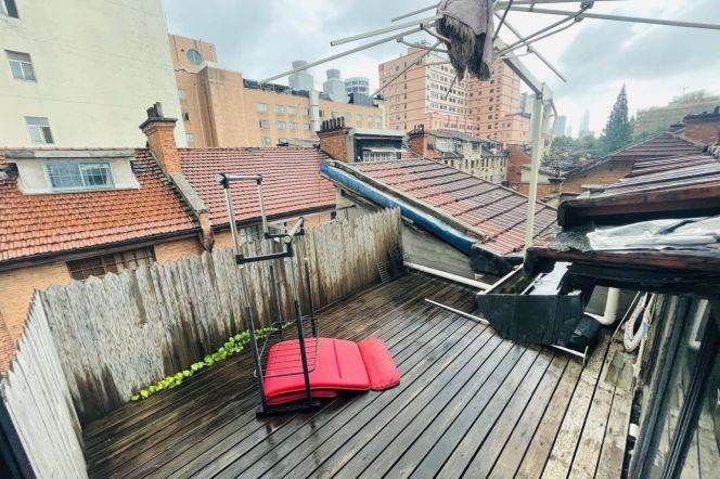 Spacious High-Ceiling Historic 2BR Lane House near South Shaanxi Rd Metro with Terrace (L1/L10/L12)