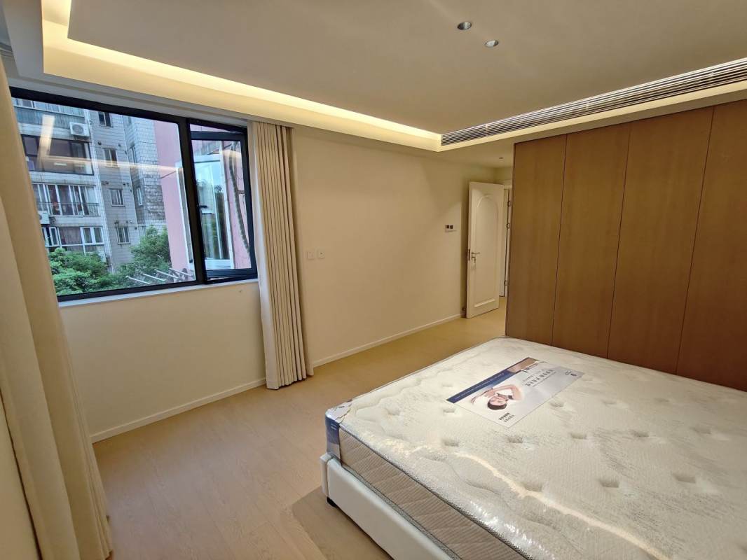 Housing image — Bedroom