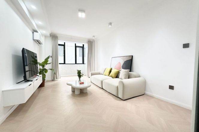 1BR Apartment in Jing'an with Terrace (L2/L11)