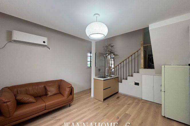 1BR Lane House in Old Xuhui (L10)
