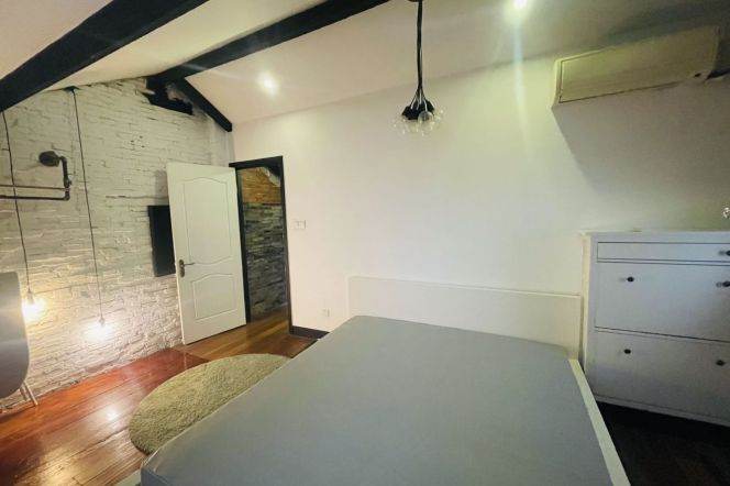 Spacious High-Ceiling Historic 2BR Lane House near South Shaanxi Rd Metro with Terrace (L1/L10/L12)