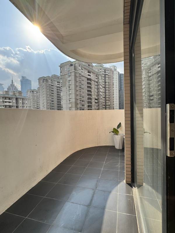 Housing image — Balcony