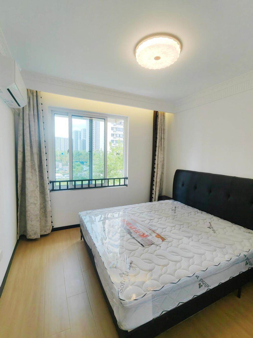 Housing image — Bedroom