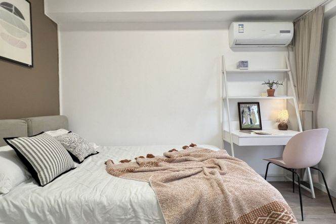 High-Floor 5BR Shared Apartment in Suzhou Creek North with Outstanding View (L1/L3/L4/L12/L13)