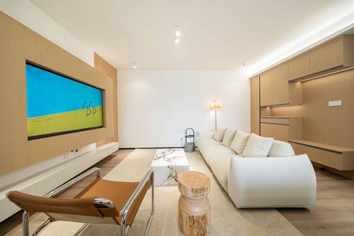 Housing image — Living Room