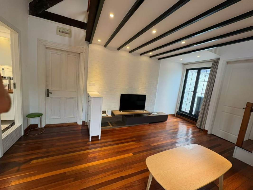 Housing image — Living Room