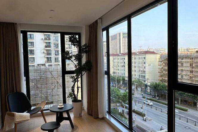 2BR Apartment near West Bund (L1/L3/L12)