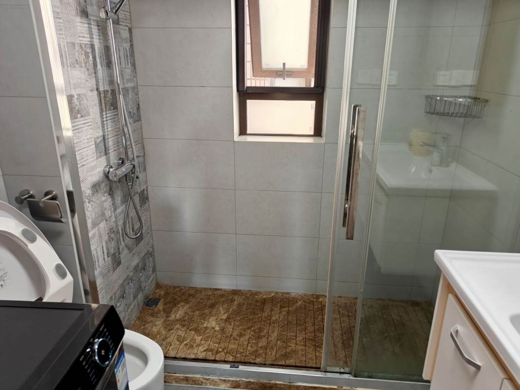 Housing image — Bathroom