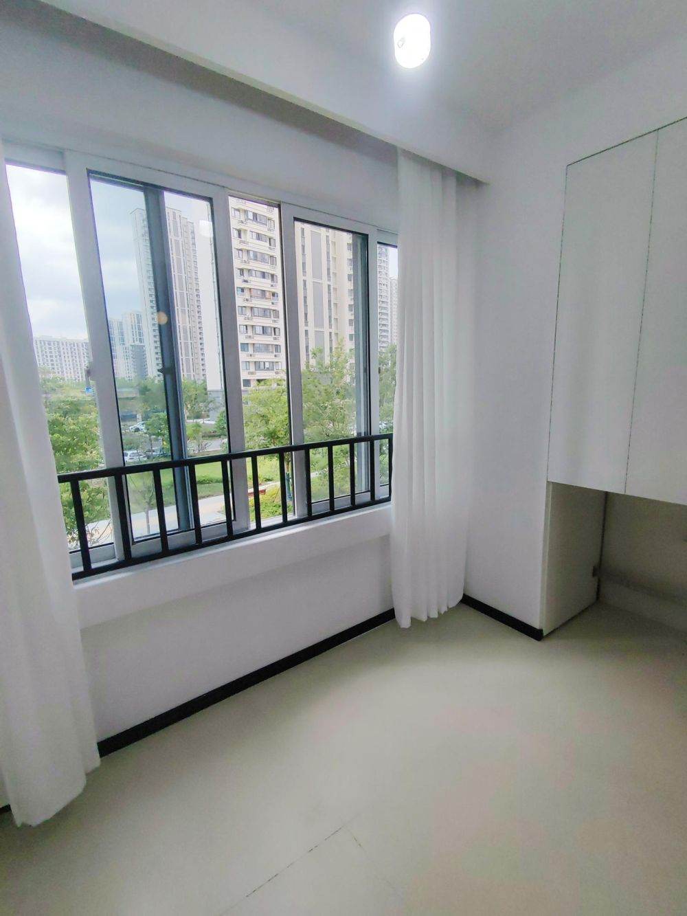Housing image — Balcony
