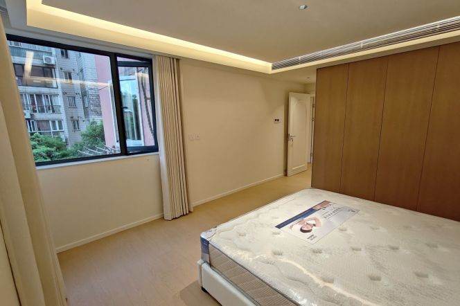 Spacious 2BR Apartment near Jiaotong University Metro with Green View (L10/L11)