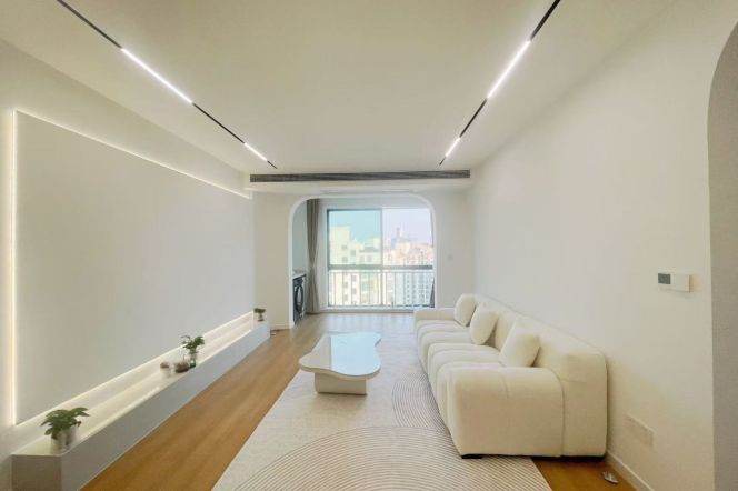 High-Floor Spacious 2BR Apartment near Longde Rd Metro (L11/L13)