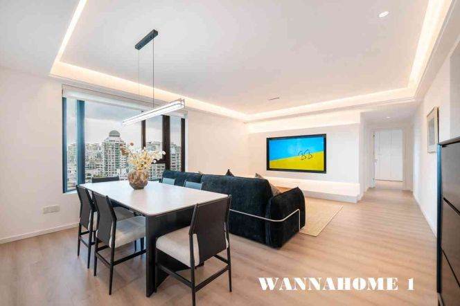 High-Floor 3BR Apartment in Jing'an with Outstanding View (L13/L14)