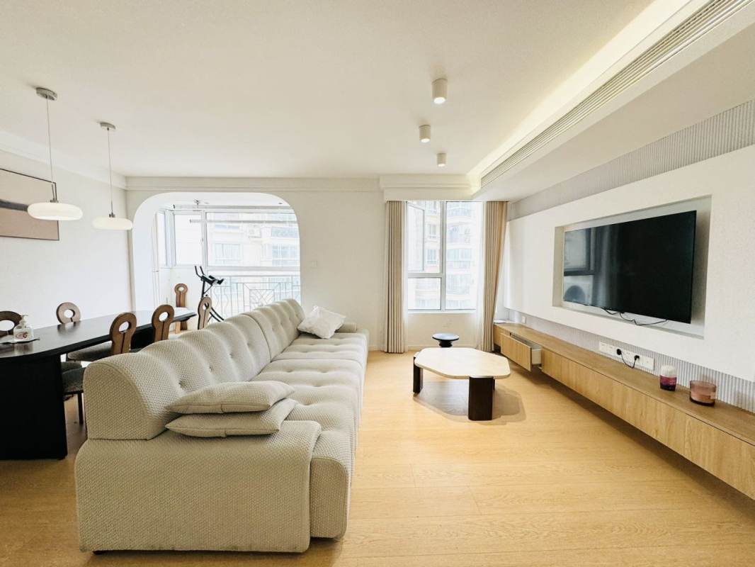 Housing image — Living Room