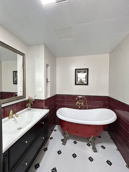 Housing image — Bathroom