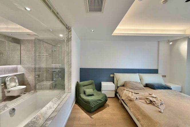 Spacious 2BR Apartment in Gubei with Floor-to-Ceiling Windows (L2)