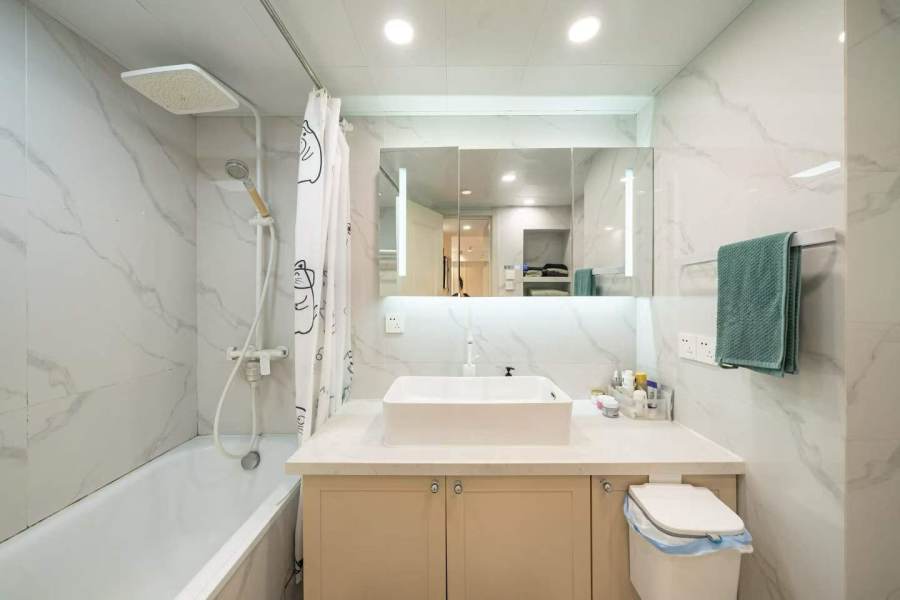 Housing image — Bathroom