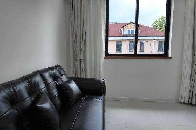 1BR Lane House in Gubei